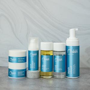 N|skin Pure este o curățare profundă, dar delicată, a feței și corpului, care restabilește echilibrul natural al pielii.