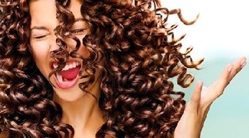 Как правильно ухаживать за кудрявыми волосами