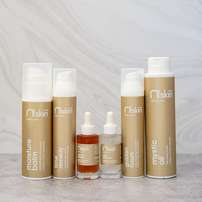 N|skin Care питает и увлажняет кожу, восстанавливая ее сияние, упругость и молодость.