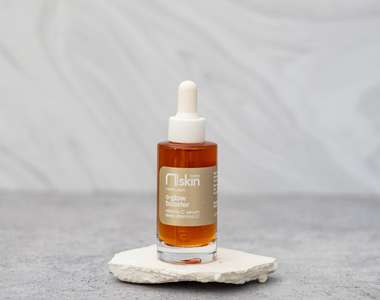 C-Glow Booster — сыворотка с витамином C, экстрактом гуараны и ферментом Sphingomonas  30 мл