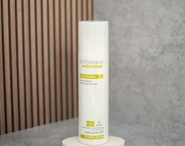 Moisturizing Bath Foam 400 ml - Пена для ванн на основе глюкозидов AHA и ириса, 400 мл