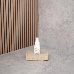 M11 ALURON POST SINGOLO - Spray pentru volum și strălucire cu acid hialuronic 4D, proteine din soia și rodie 30 ml