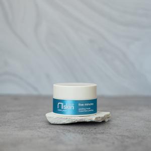 Five Minutes - Mască exfoliantă cu ulei de canabis, acizi AHA și complex botanic 30 ml