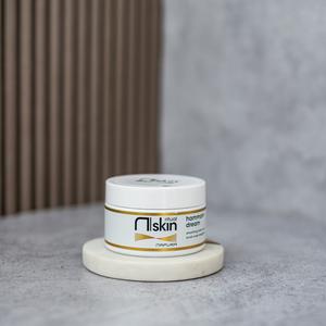 Exfoliant Hammam Dream – un exfoliant hrănitor cu microgranule din semințe de măsline și acid hialuronic, 100 ml