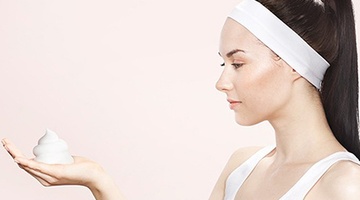 Как правильно использовать мусс для укладки волос