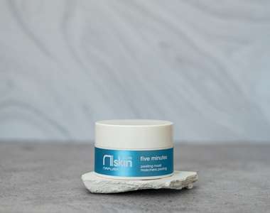 Five Minutes — пилинг-маска с маслом каннабиса, AHA-кислотами и ботаническим комплексом 30 мл